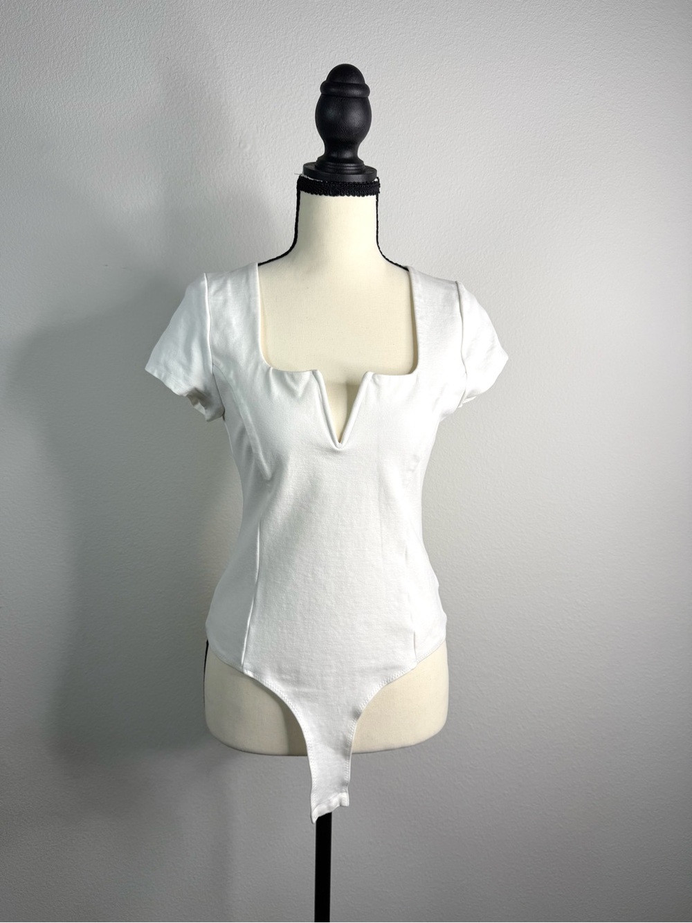 Shinestar White Square V-Notch Short Sleeve Bodysuit
